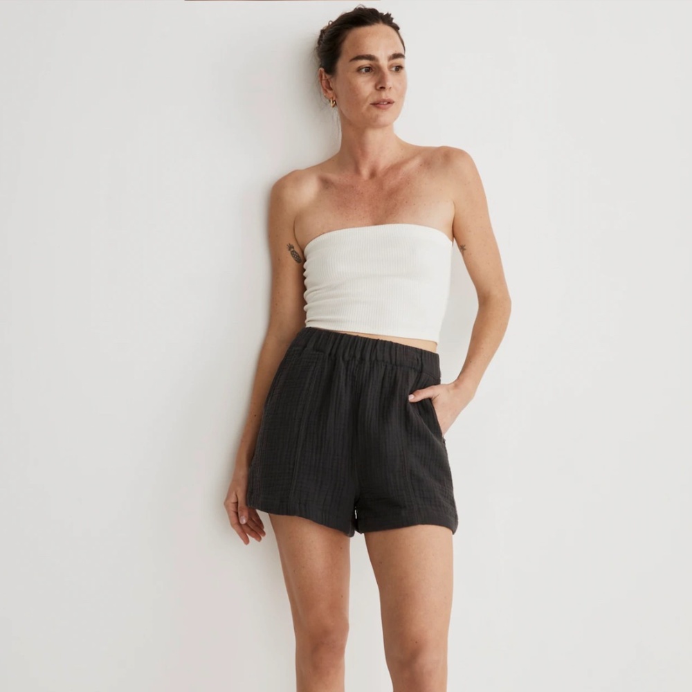 Easy Pull-On Shorts in Lightspun